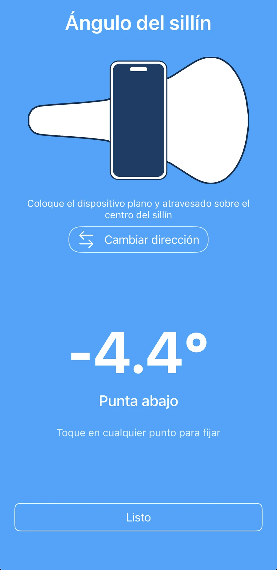 La herramienta de ángulo del sillín en Bike Fast Fit EZ marcando la inclinación en grados, punta arriba o punta abajo, con un diagrama del teléfono apoyado plano sobre el sillín